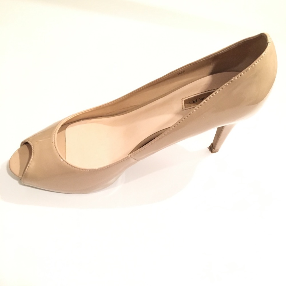 TAHARI, Regal Peep Toe Pump, Wheat